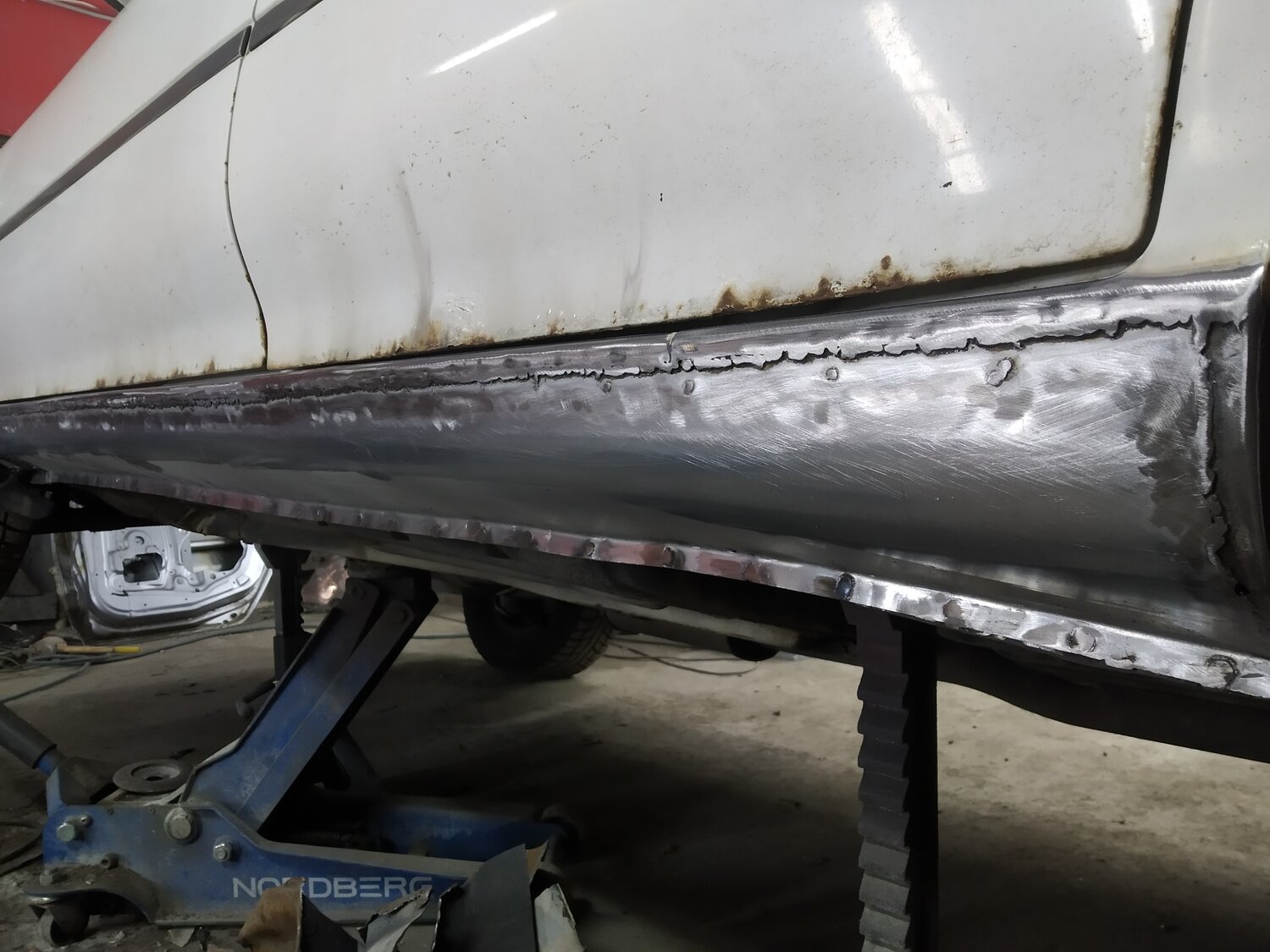 ремонтные пороги тойота carina e, переварка арок и порогов на ауди, гнилые пороги ниссан, ремонтные пороги, стык порога 2114