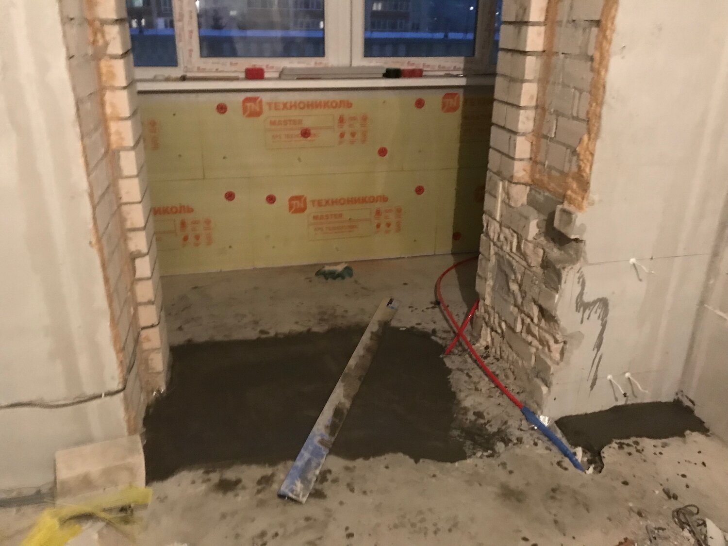 стяжка пола, стяжка пола полусухая, канализация в стяжке пола, дом кирпичный, квартира