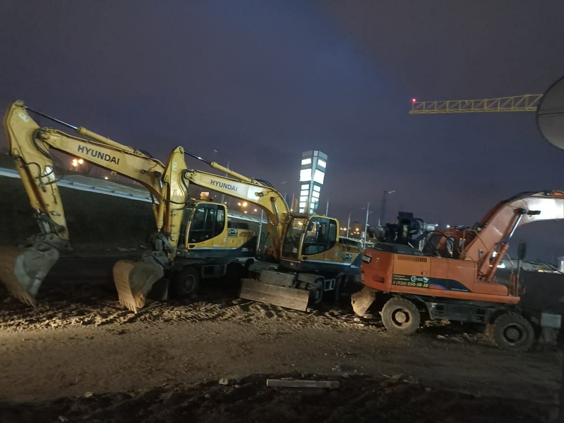 экскаватор hyundai, гусеничный экскаватор hyundai r330lc-9s, hyundai r160lc-7, спецтехника экскаватор, hyundai r520lc-9s