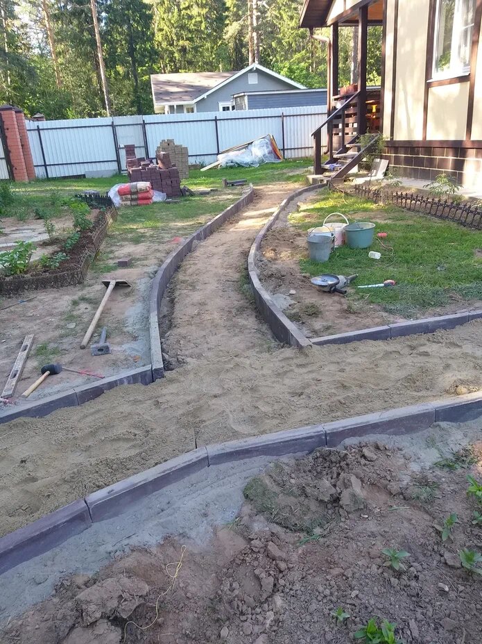 укладка садового бордюра, установка бордюров, установка садового бордюра, укладка бордюра, бордюры для дорожек