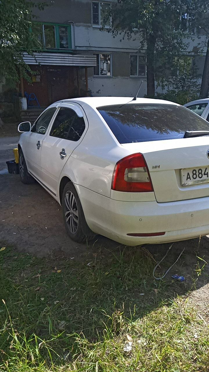 škoda octavia, skoda octavia 1, skoda octavia 2011, skoda octavia 2012 сзади, Skoda Octavia II Рестайлинг