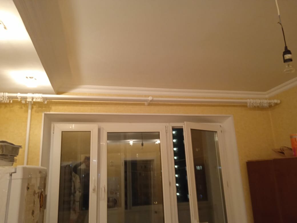 потолок, отделка квартир, натяжной потолок кухня п44т, отделка потолка, отделка с натяжными потолками под ключ
