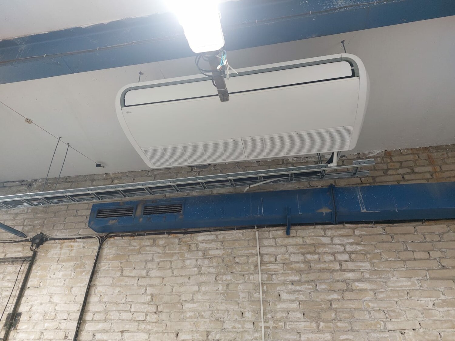 кондиционер, кондиционеры сплит системы, внутренний блок кондиционера, потолочные сплит системы, потолочный кондиционер