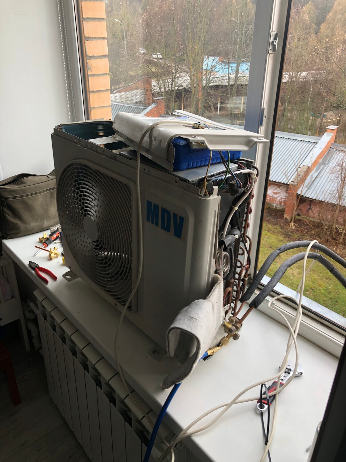 кондиционер, наружный блок кондиционера, сплит системы, наружный блок инверторного кондиционера без крышки, кондиционер своими руками с фреоном