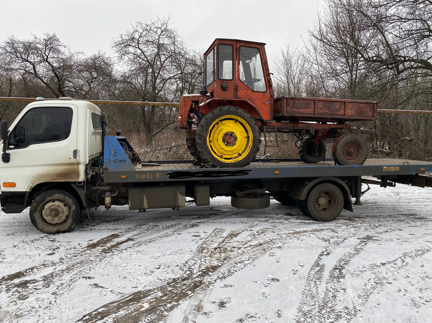 эвакуатор, трактор мтз 82 на эвакуаторе валдай, мтз 82.1 на эвакуаторе, трактор мтз 82.1 на эвакуаторе, эвакуатор газ