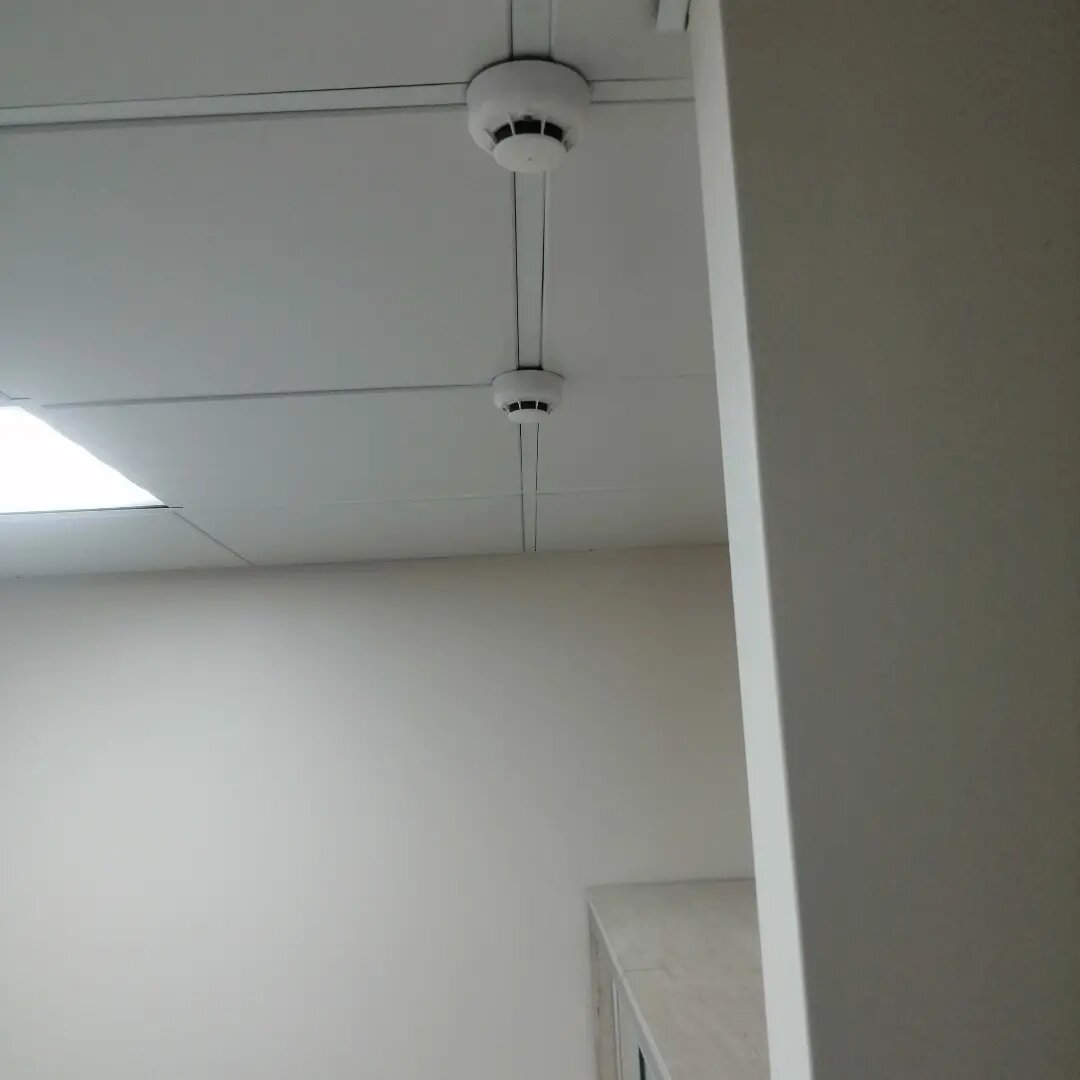 монтаж, потолок, потолок с лампочками, потолок гкл, потолок натяжной