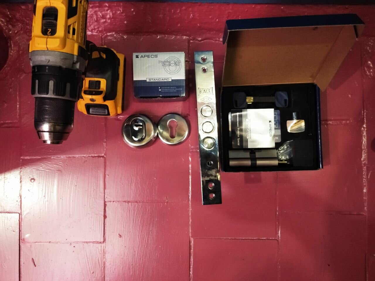 dewalt шуруповерт 14.4, болгарка dewalt 8110s, шуруповерт dewalt 21v, шуруповерт dewalt, dewalt