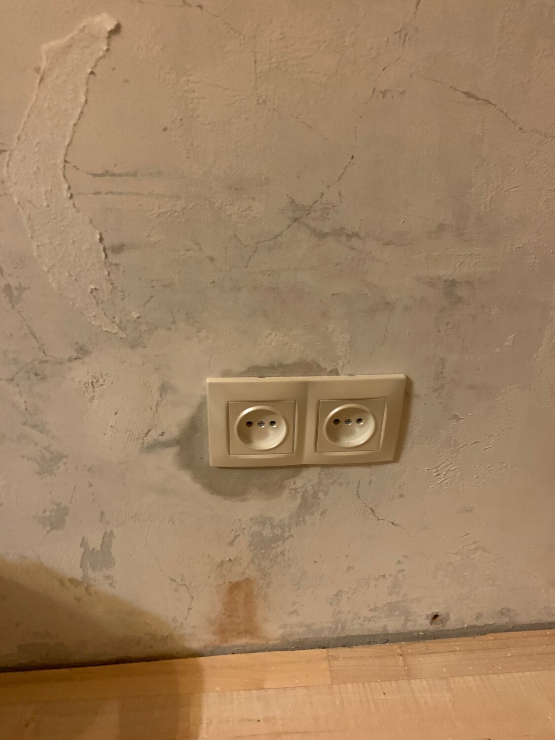 розетки и выключатели, двойные розетки, розетка, перенос розеток и выключателей, монтаж розеток