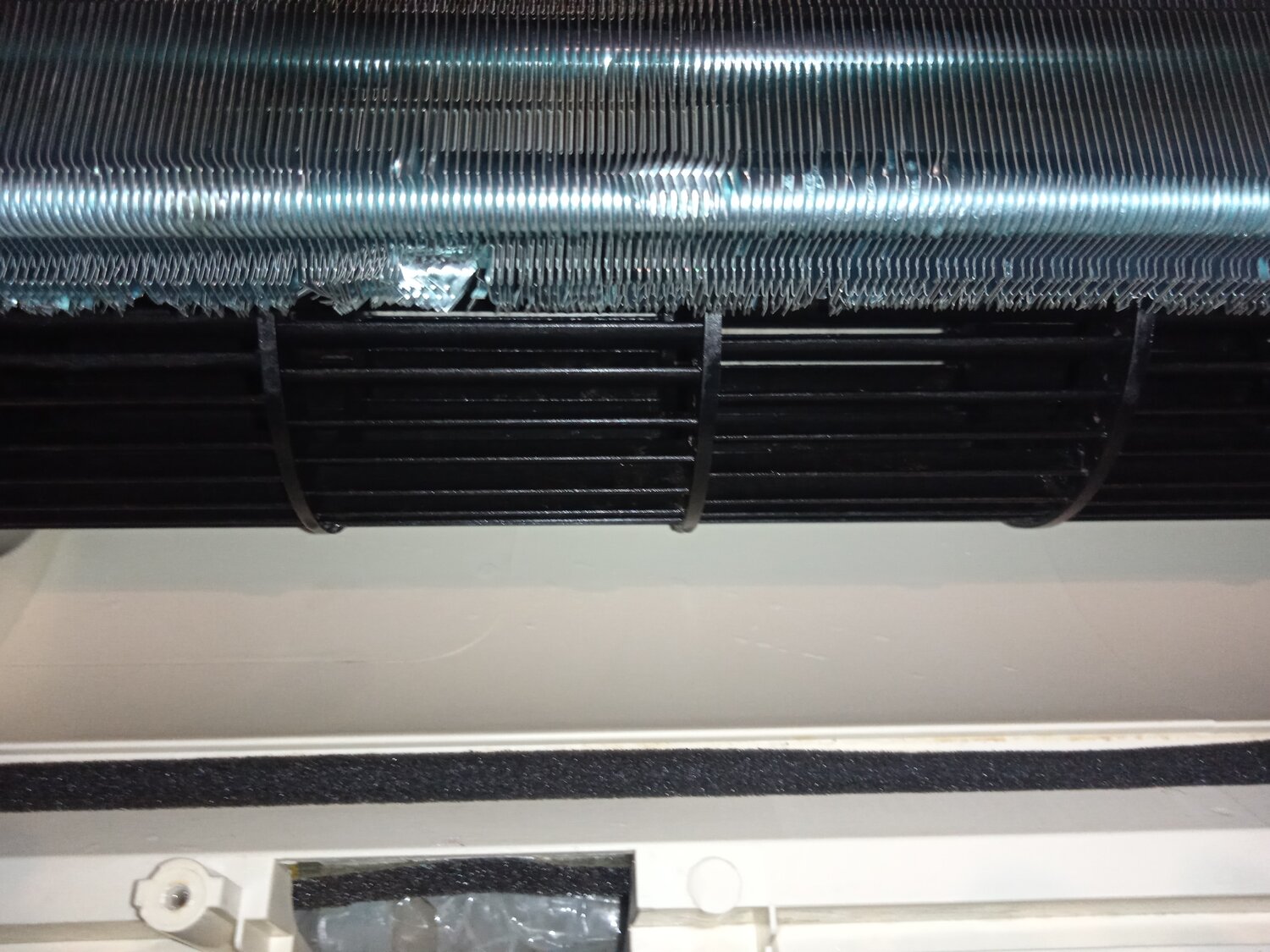 грязный кондиционер, кондиционеры сплит системы, кондиционер, чистка кондиционера, кондиционер сплит