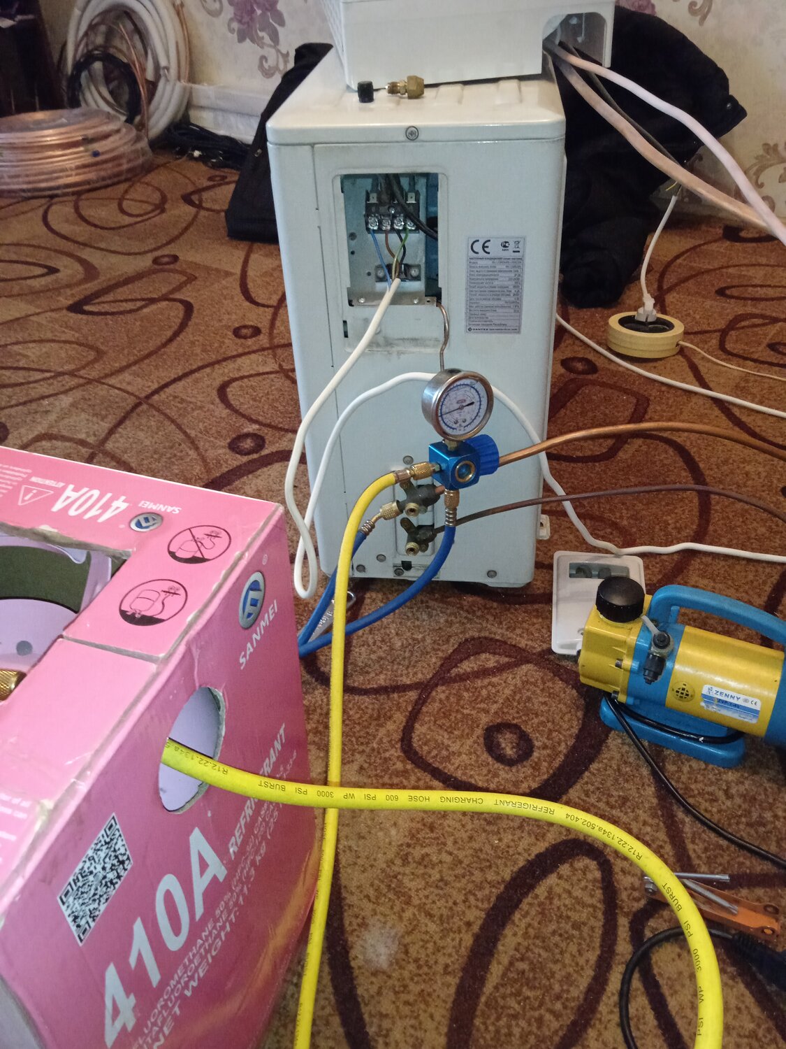 заправка кондиционера фреоном сплит системы, кондиционер, заправка холодильника фреоном, заправка фреоном, домашний кондиционер