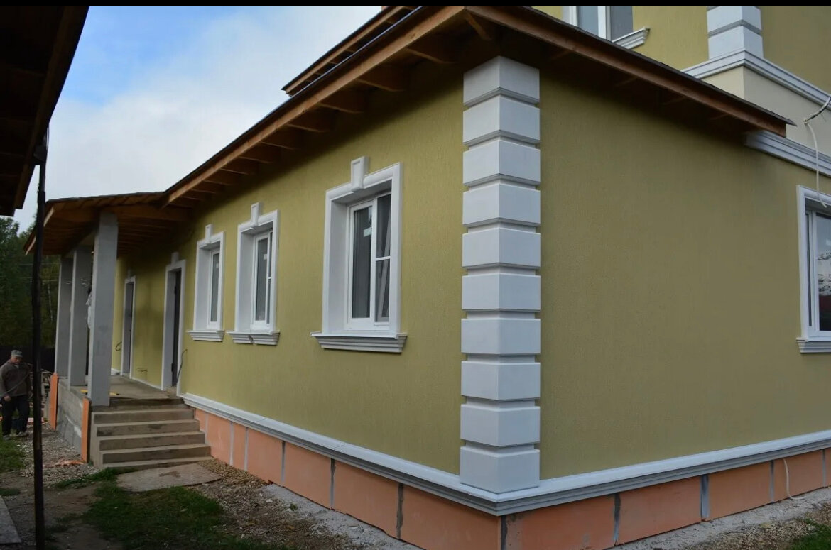 отделка фасада штукатуркой, отделка фасада, штукатурный фасад, фасадный декор для наружной отделки, наружная отделка дома