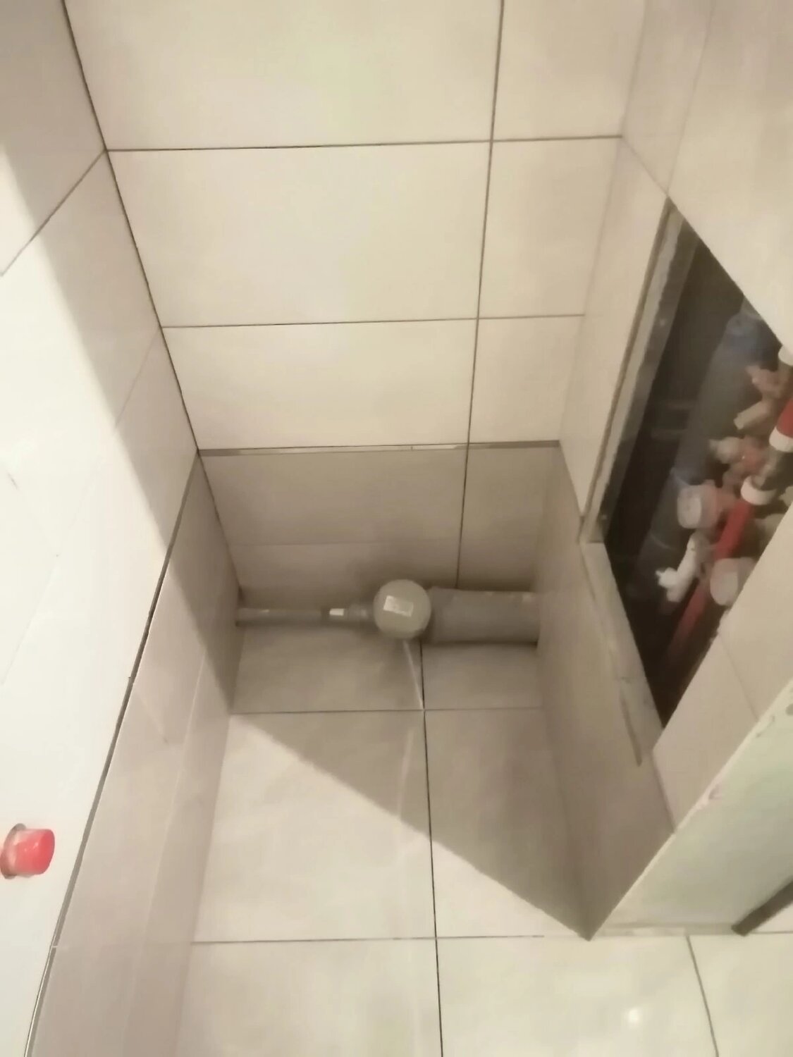 маленький санузел, вентиляционный канал в санузле, совмещенный санузел, вентиляция в ванной комнате и туалете, санузел в хрущевке