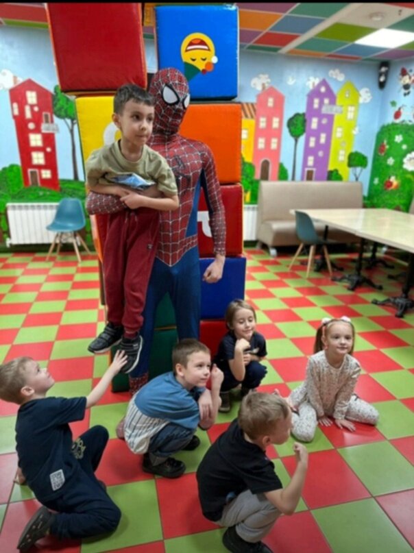 чудо парк электросталь эльград, человек, в игровой комнате, мальчик, акуна матата в бутово парк