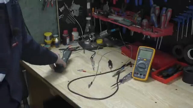 прозвонить датчик скорости мультиметром, прозвонить датчик абс мультиметром, проверка датчика скорости, мультиметр прозвонка, проверка трамблера