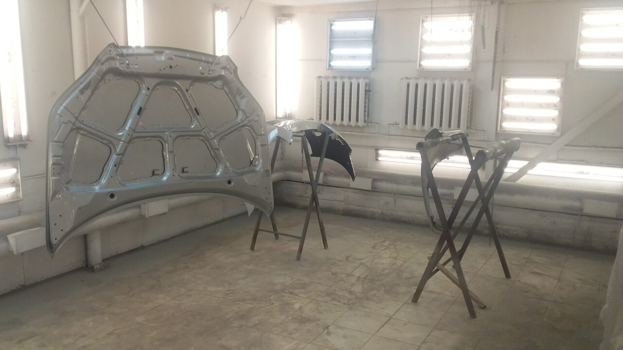 капот внутренняя часть, капот киа сид 2007, стойка покрасочная крылья и капот вместе, капот, автомобиль