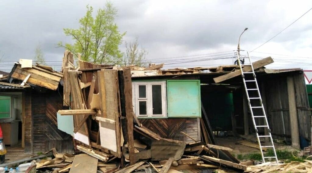 слом дачных домов, снос, снос половины дома, демонтаж деревянных зданий, демонтаж деревянного дома