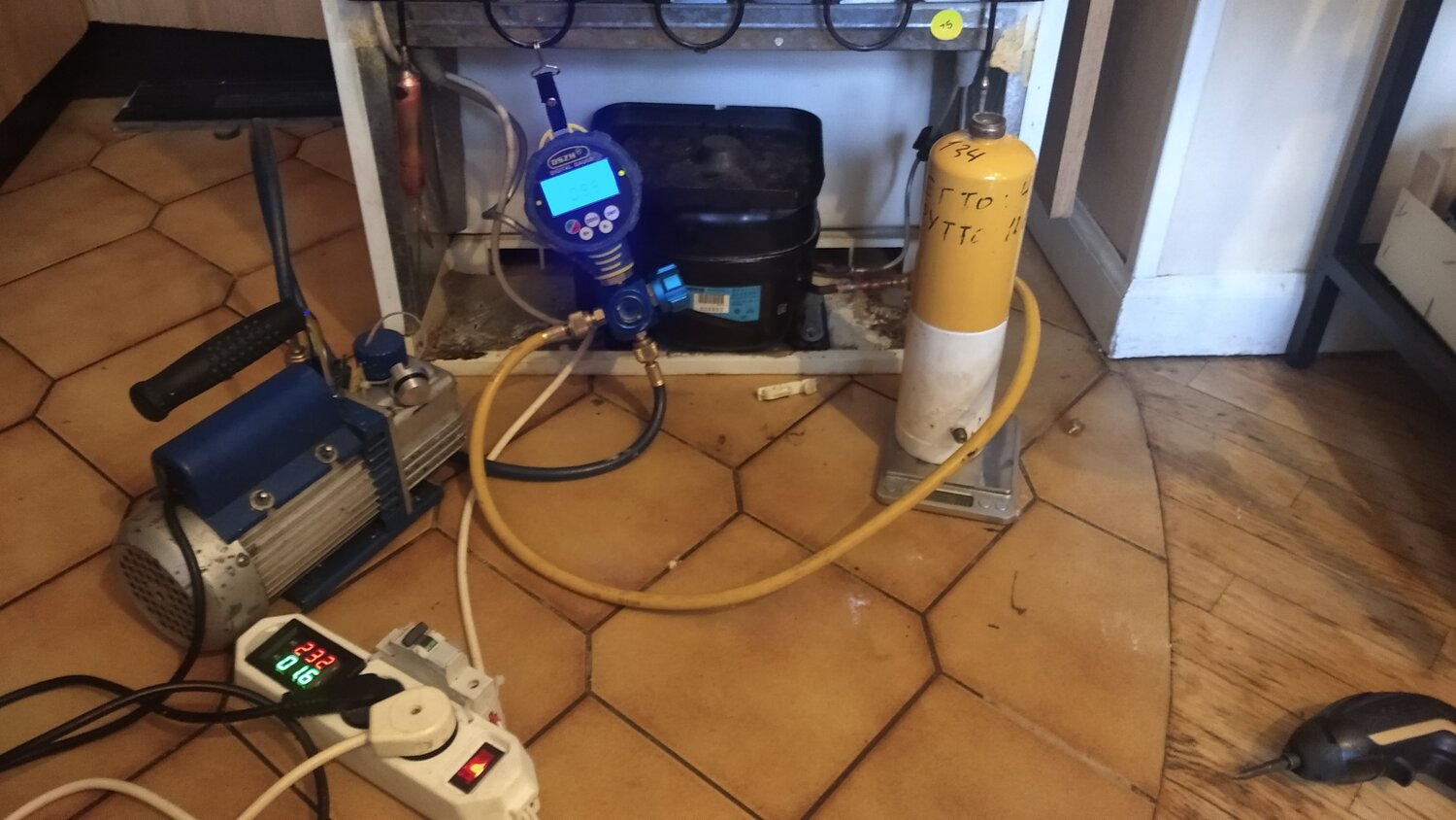 техника, бытовая техника, оборудование, трубки холодильного контура, как подключить компрессор для промывки системы отопления