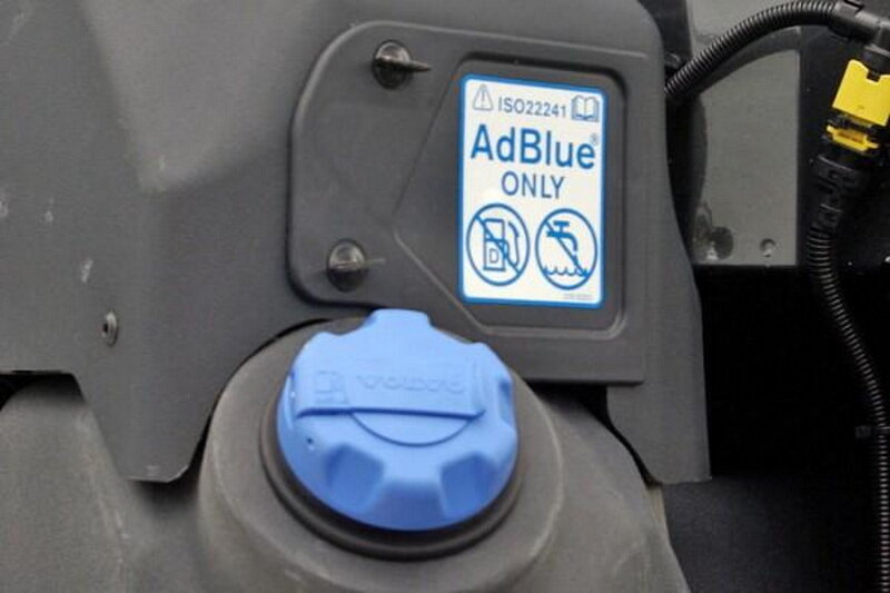 adblue, adblue ad0020, долейте adblue мерседес, мочевина мерседес adblue горловина, mercedes-benz adblue
