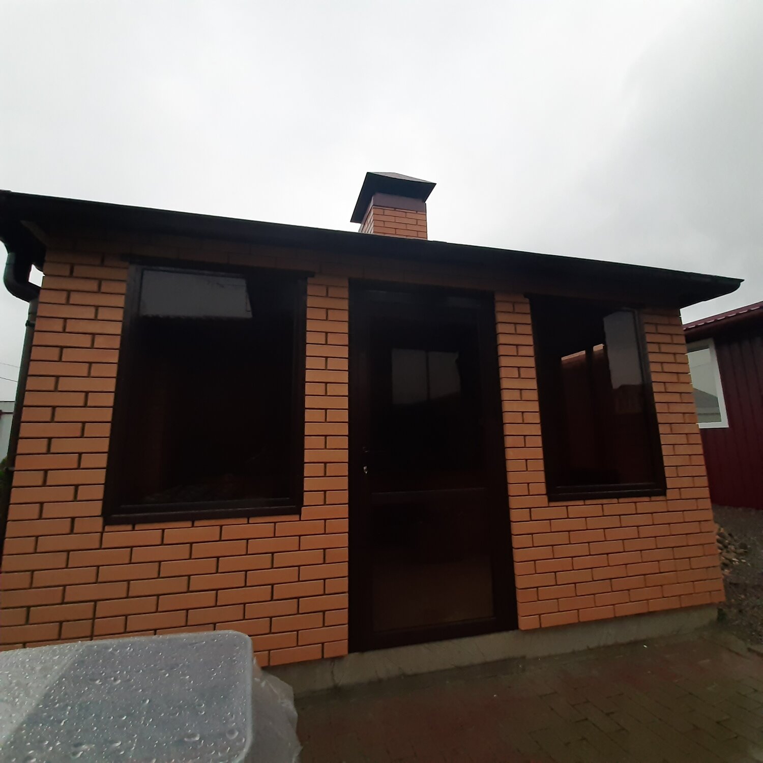 фасады бань из кирпича, хозпостройки из кирпича, дом, загородный дом, беседка из кирпича