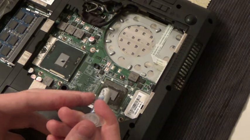 lenovo ноутбук термопаста, процессор ноутбука, половинка ноутбука, ноутбук, замена видеокарты на ноутбуке dell inspiron n7110