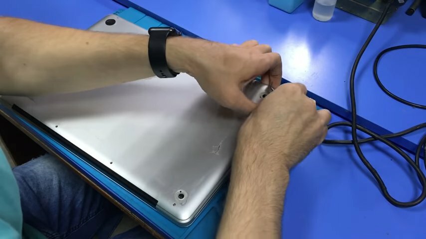 починка монитора для ноутбука, техника, антистатический браслет, электроприбор, антистатическая защита
