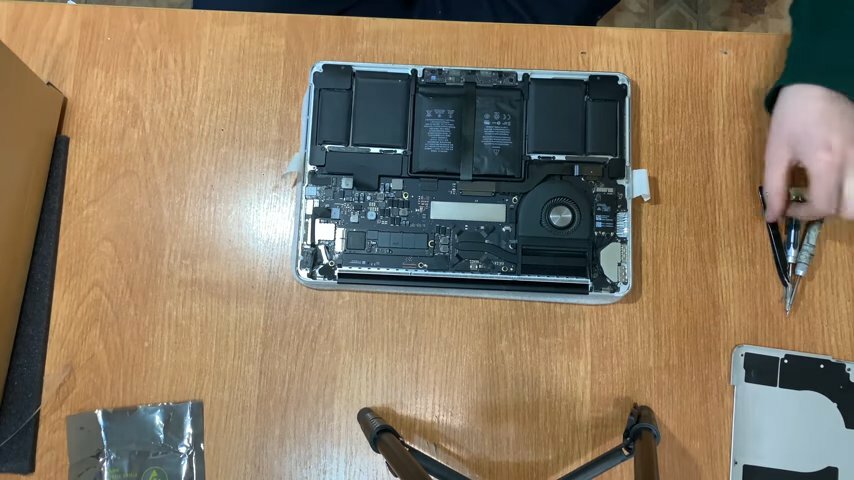 macbook pro, macbook pro a1502 разборка, macbook pro 13 2015 ssd, разбор macbook pro a1502, macbook