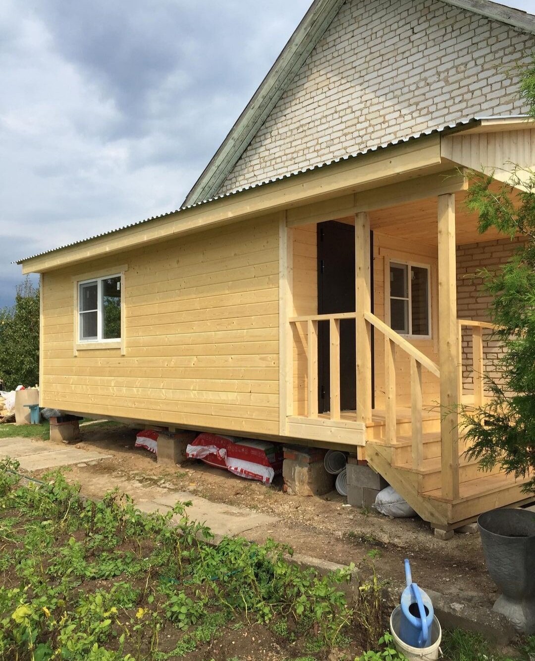 Постройки из бруса к дому