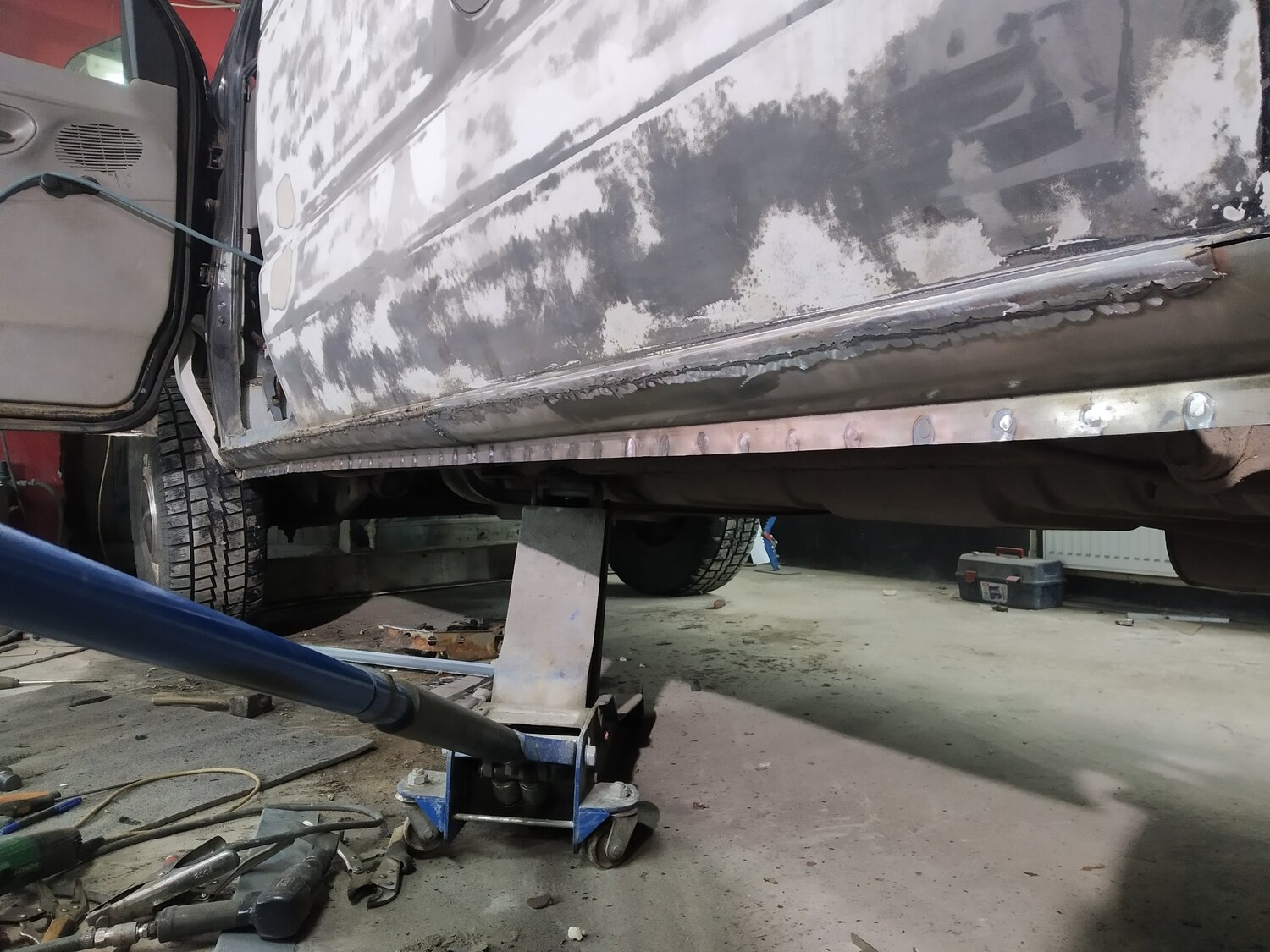 пороги волга сайбер, ремонтные пороги тойота carina e, переварка порогов нива шевроле, профильная труба вместо порогов ваз 2110, переварка порогов sf5