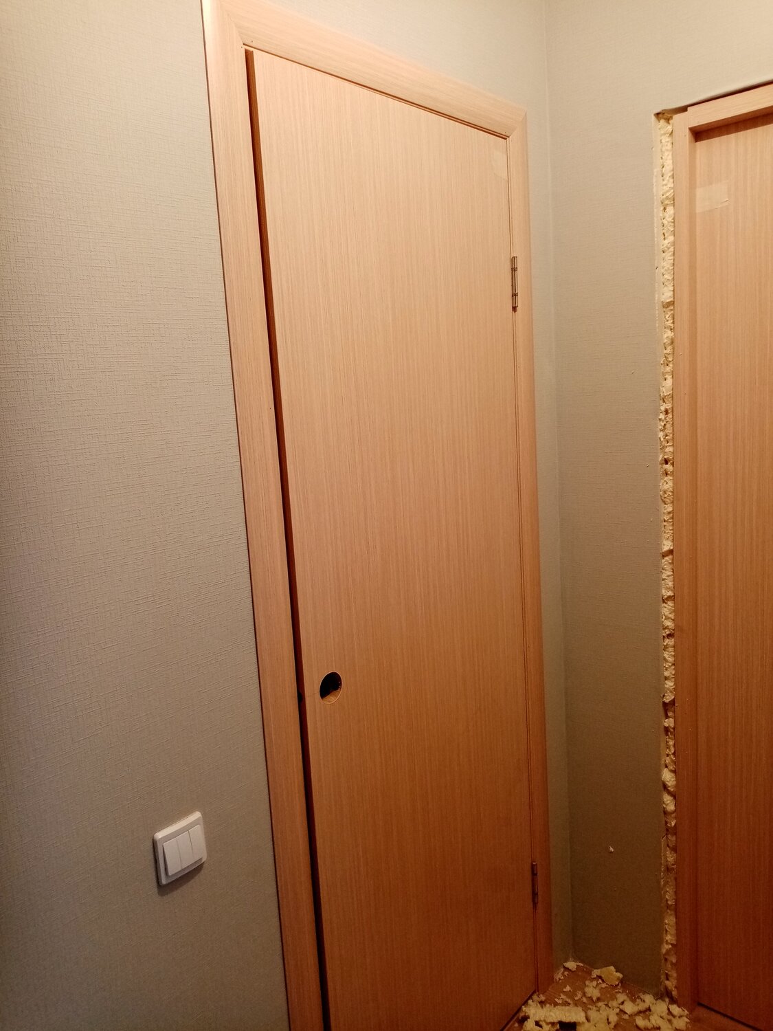 дверь, дверные доборы, квартира, монтаж двери, двери двери
