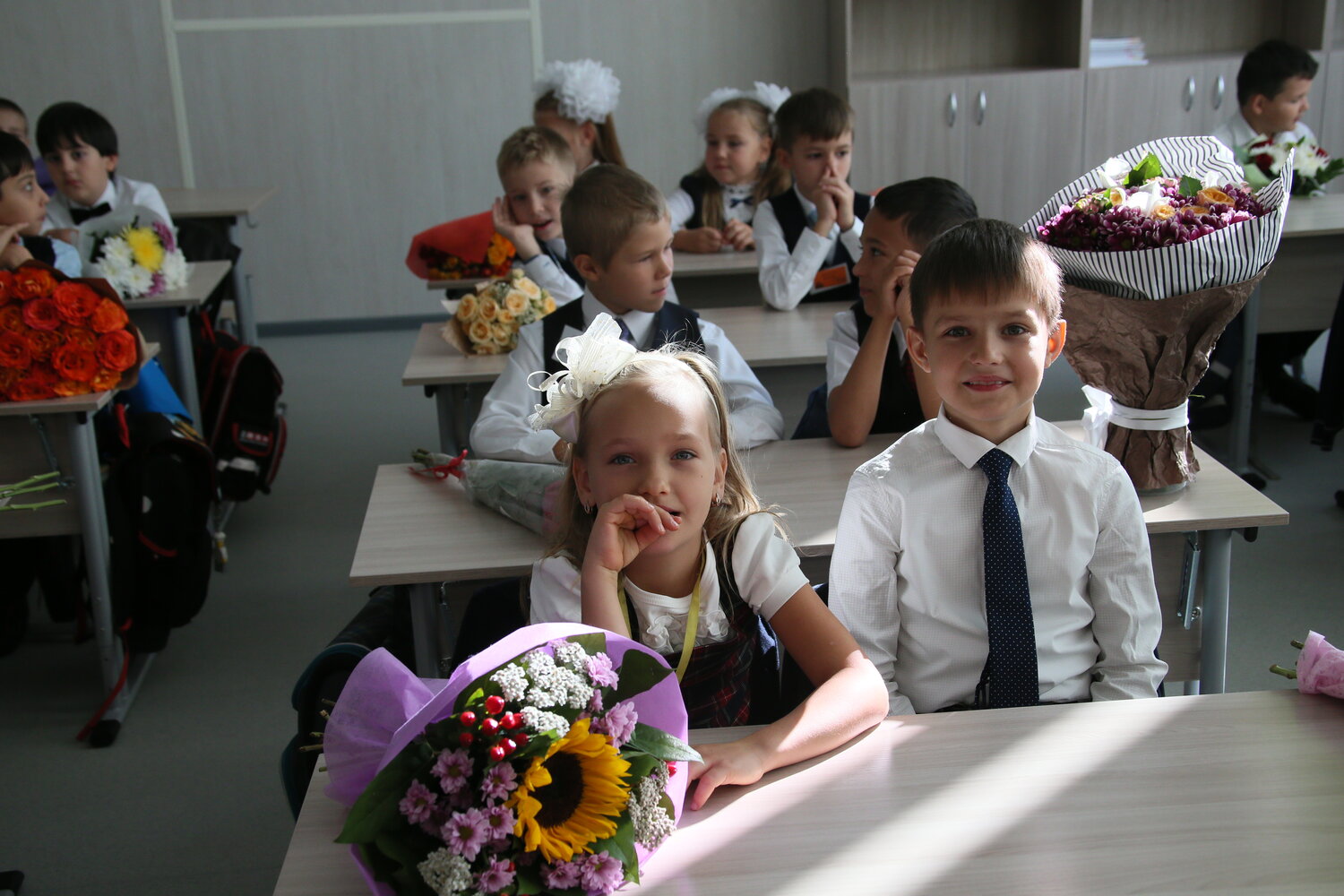 школа класс 1 сентября, 1 сентября школьники, первоклассники в классе подмосковье, 1 сентября 2017 года, первокласснику