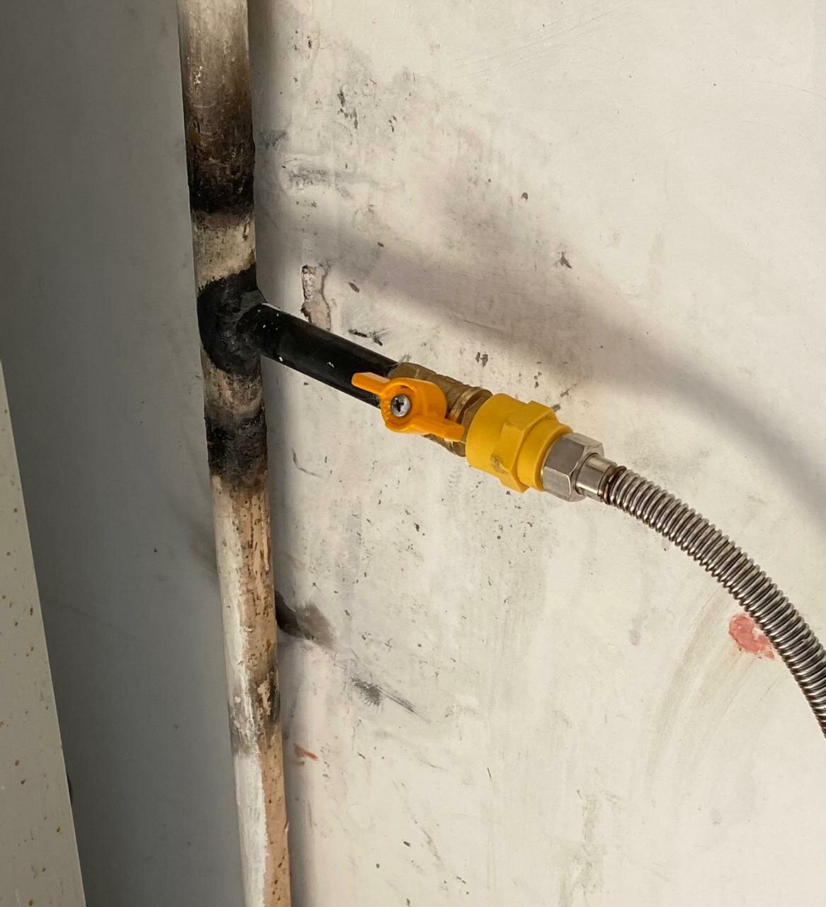 газовый шланг для газовой плиты шр 9-10-12-15-16, шланг для соединения газовой плиты с газовой трубой, шланг для подключения газовой плиты, шланг для газовой трубы, крепление газового шланга к плите