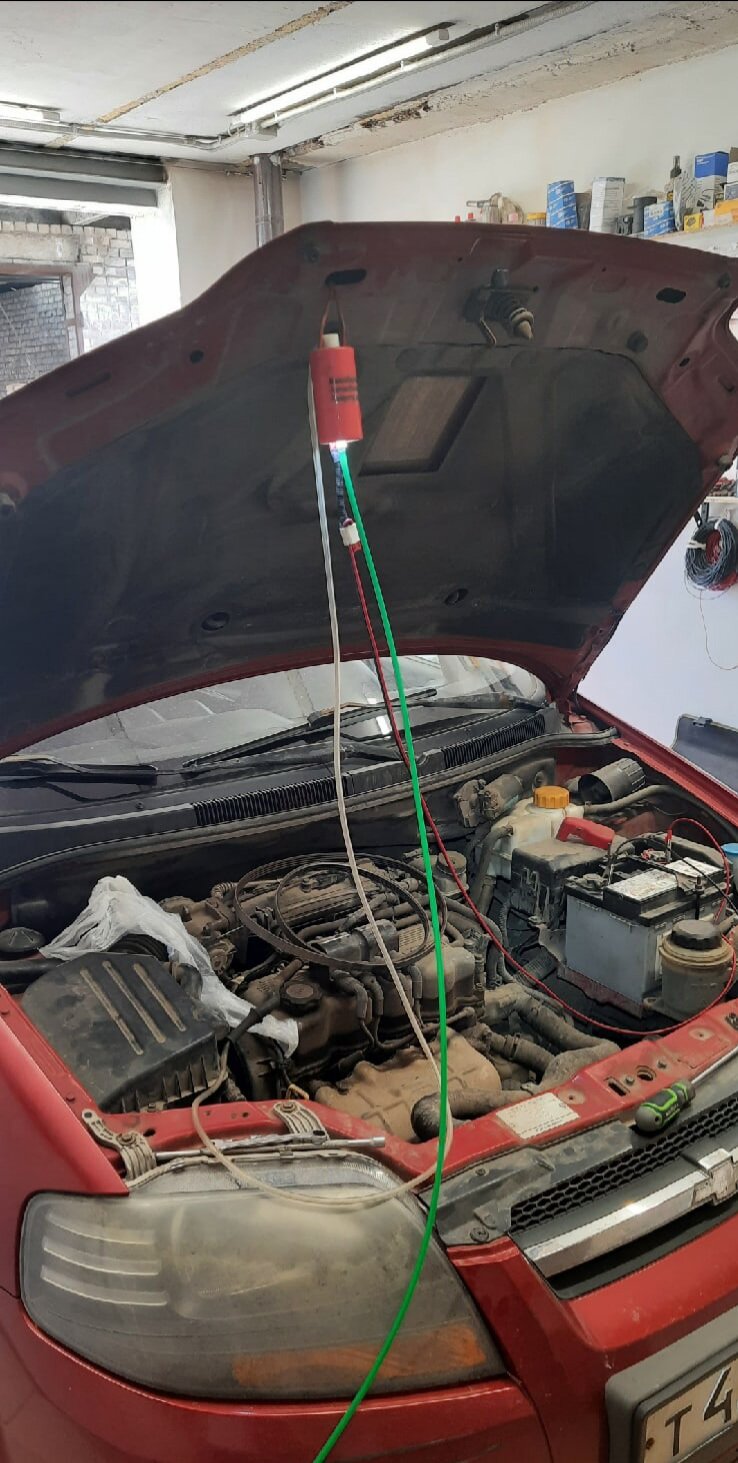 заправка кондиционера bmw e46, заправка кондиционера на suzuki grand vitara 1999 2.5, заправка кондиционера опель астра h gtc 2006 года, открытый капот спортаж 1, hyundai matrix заправка кондиционера