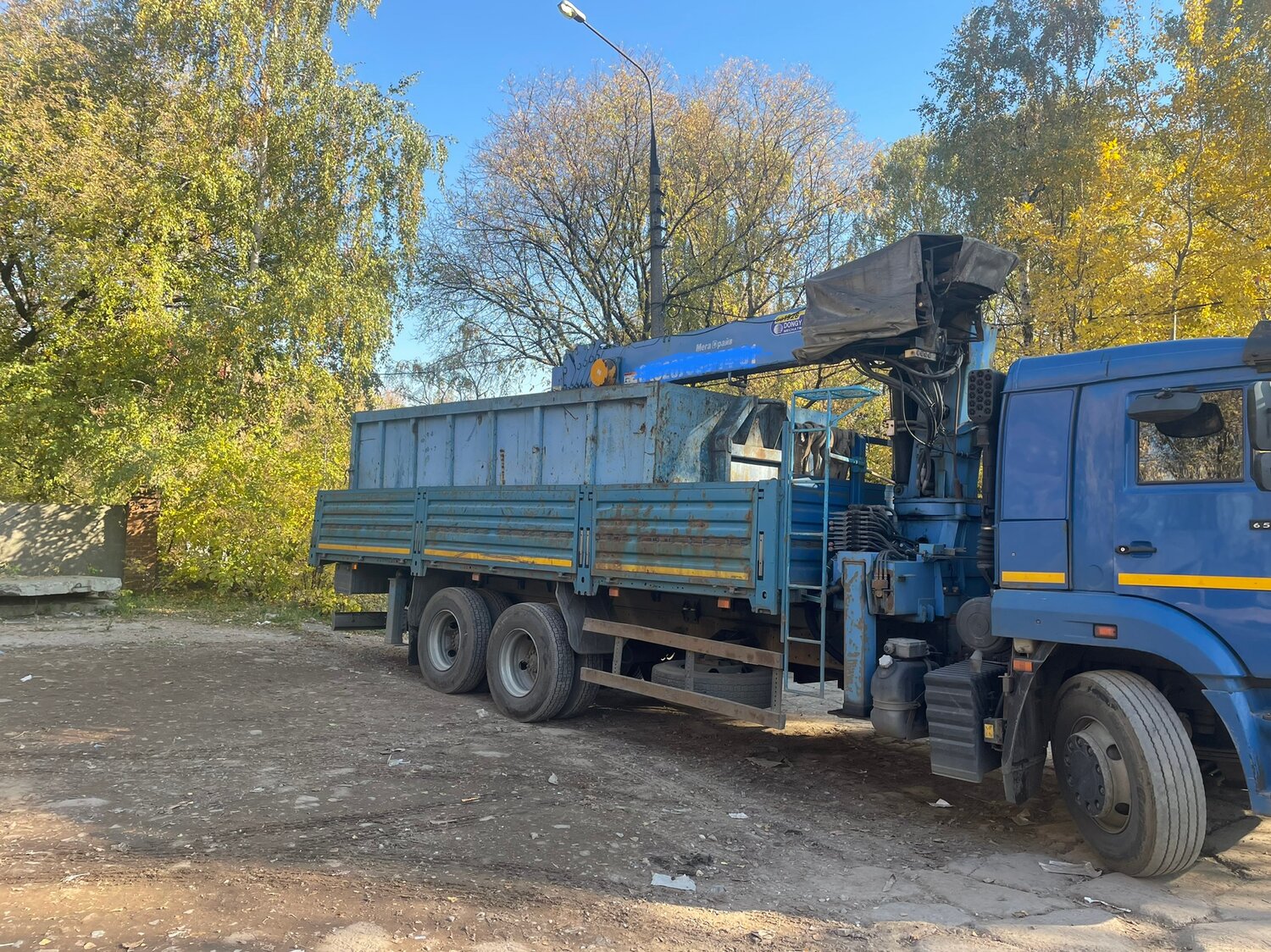 камаз 65117 бортовой с кму, камаз 65117 с кму, бортовой камаз 65117-6010-48(a5), манипулятор камаз 10т, камаз 65117