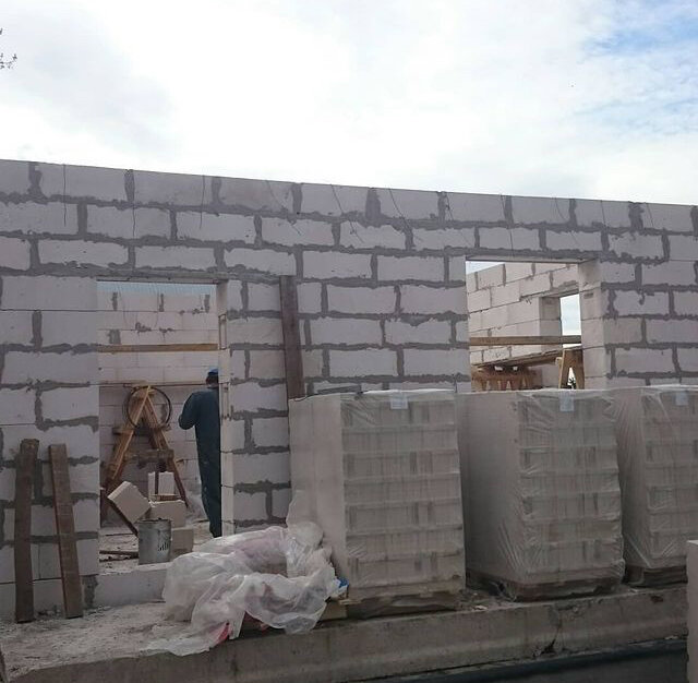 пеноблок, газобетон, газосиликат, газобетонные блоки гараж, дом из газосиликата с фаской