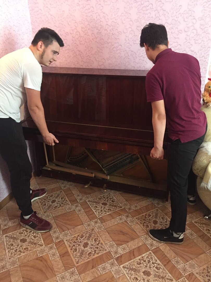 комната, упражнения для ходьбы после инсульта, хабиб нурмагомедов намаз, хабиб намаз, в деревне