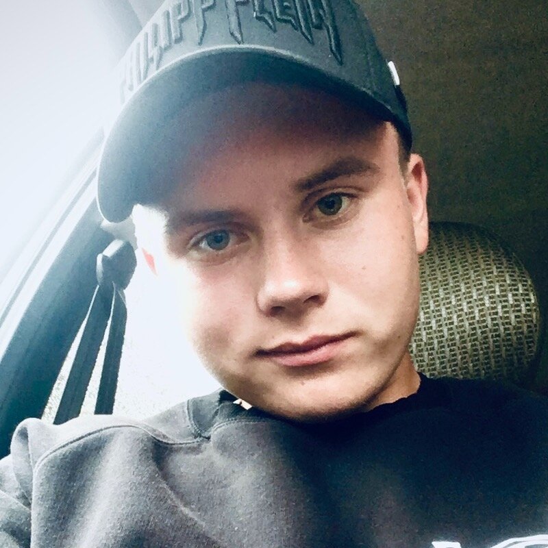 Денис Лакомкин