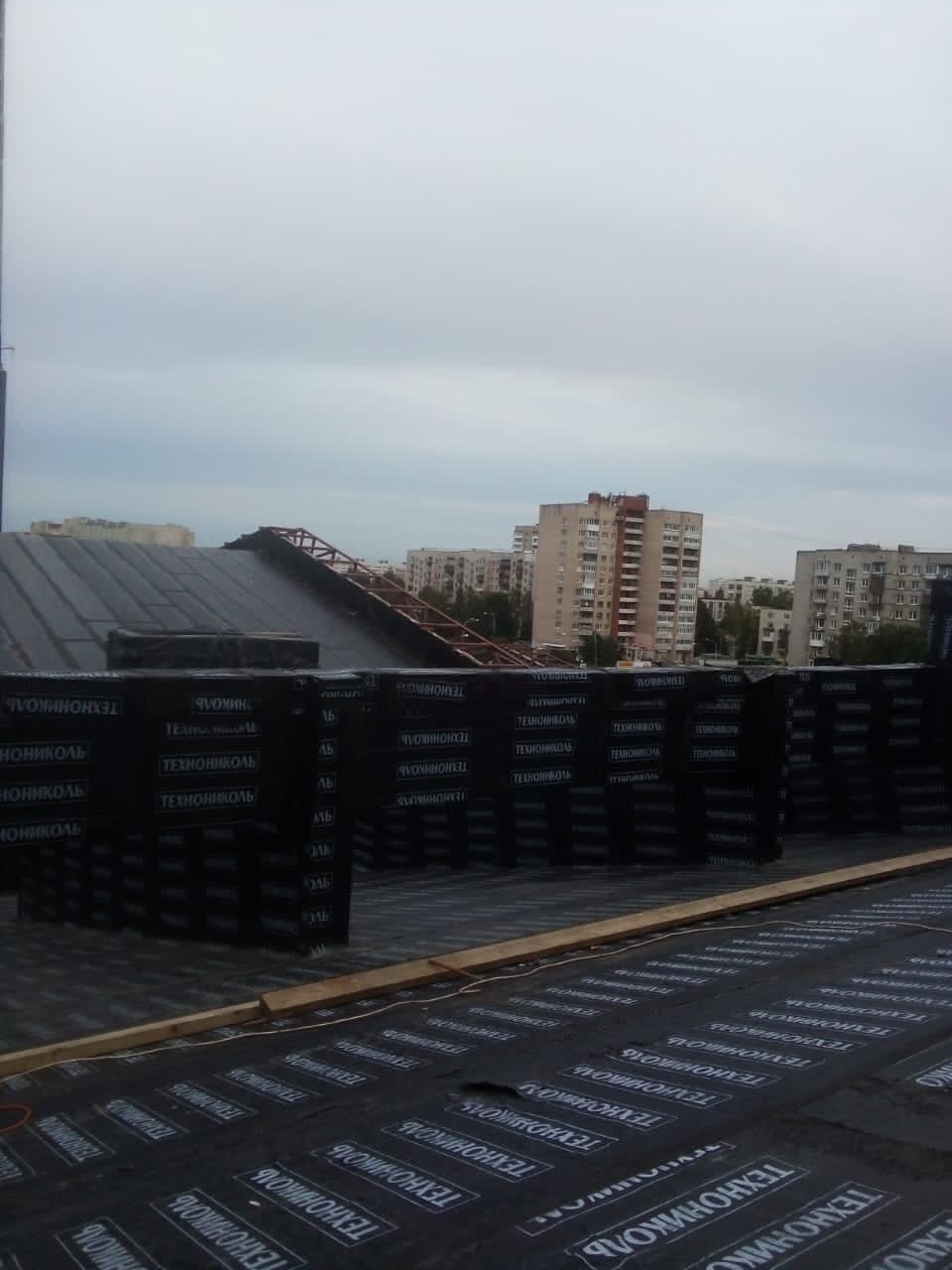 крыша, кровля, жилой комплекс, крыша многоэтажки, здание