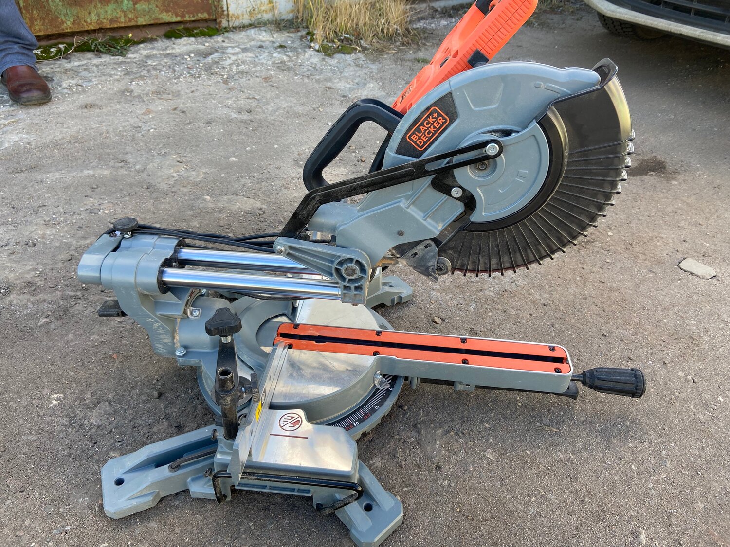 торцовочная пила, торцовочная пила black+decker bes700, пила торцовочная metabo kgs 254 m 1450вт 254х30мм, торцовочная пила black+decker bes700-qs, торцовочная пила patriot ms 253