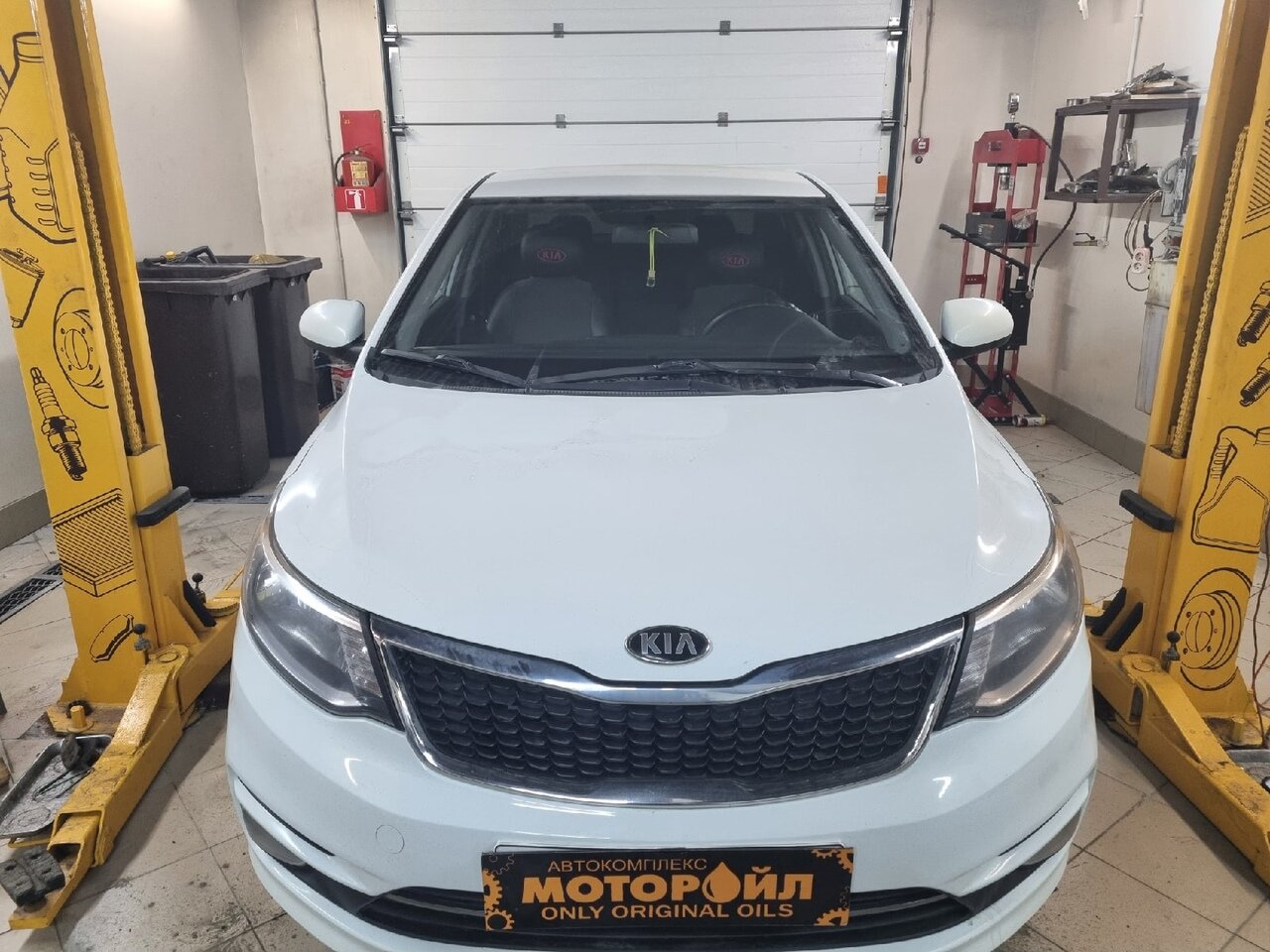kia rio, белый киа рио, киа рио 3 рестайлинг седан белая, автомобиль kia rio, Kia Rio III Рестайлинг