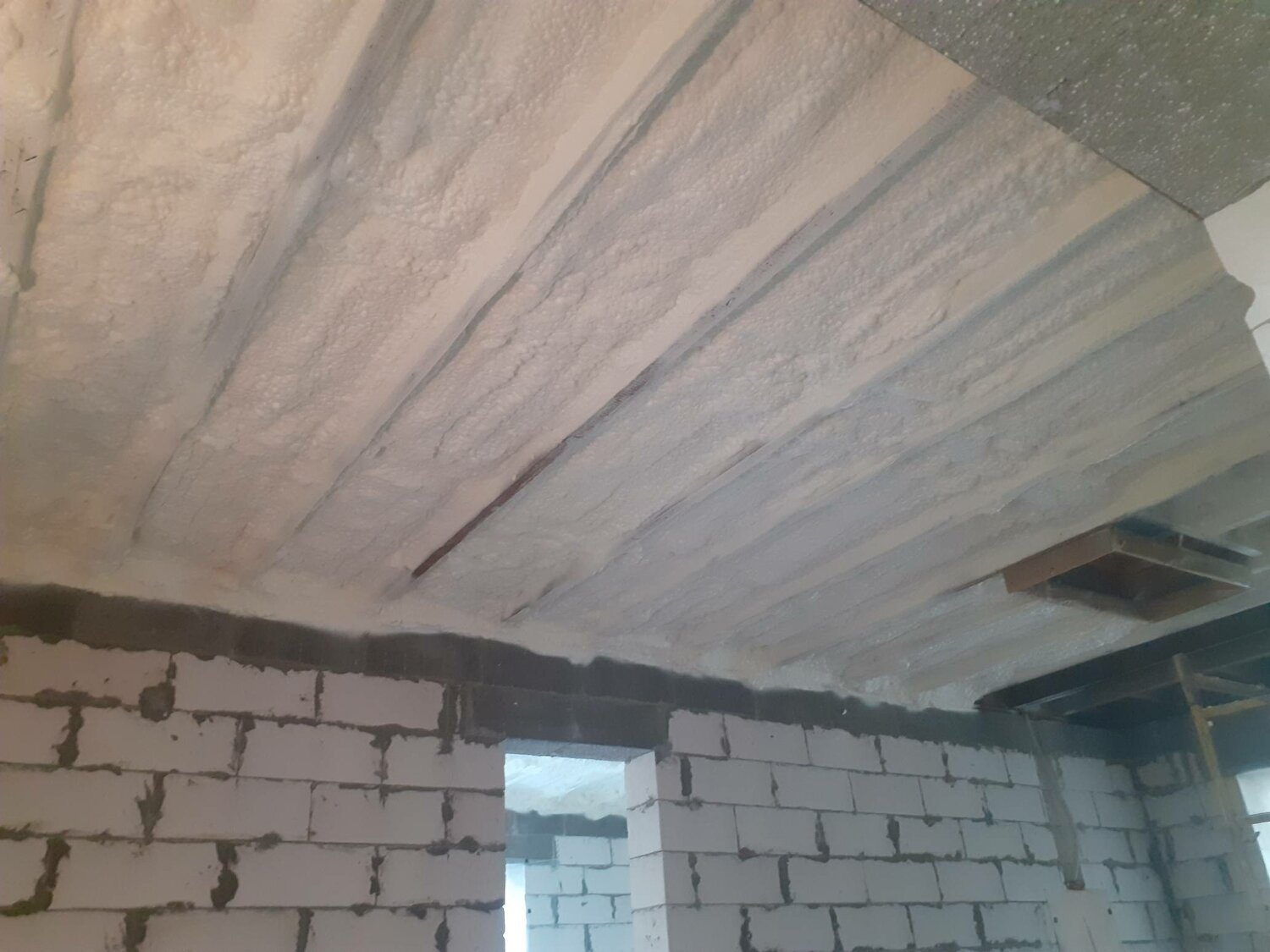 черновой потолок перекрытия, штукатурка бетонного потолка, подшивка утеплителя снизу перекрытия, черновой потолок, перекрытие потолка в гараже деревянные 8х11