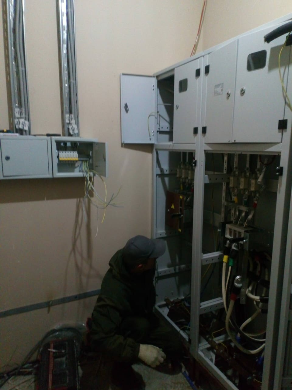 распределительные панели вру iek, монтаж распределительных устройств, кабельный отсек грщ, вводно распределительное устройство, рунн-0.4 кв ктп