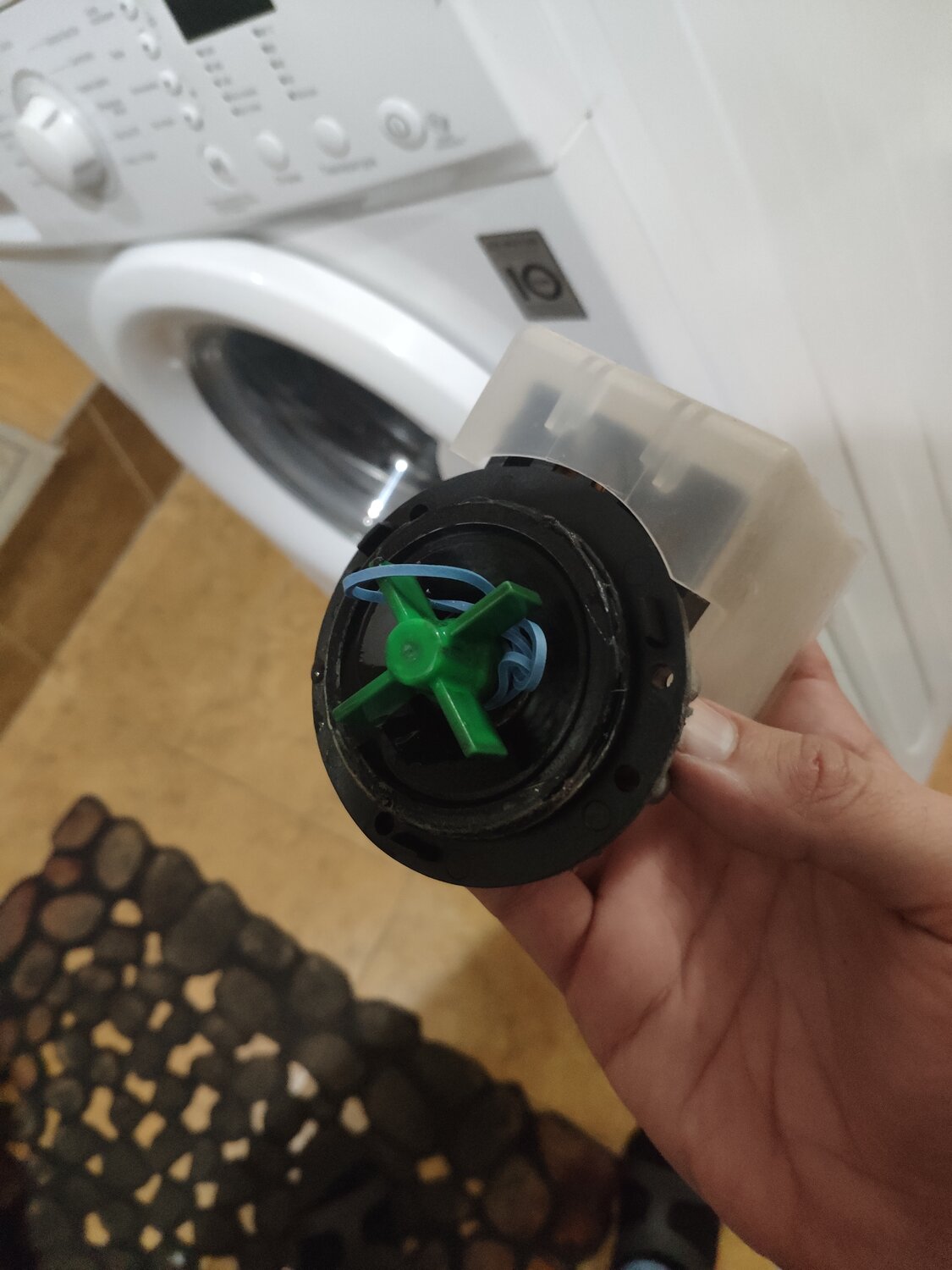 помпа bpx2-112 drain motor, пробка топливного бака ивеко дейли, . bpx2-54 drain motor 100419, крышка топливного бака iveco daily, чистка датчика температуры климат контроля форд фокус