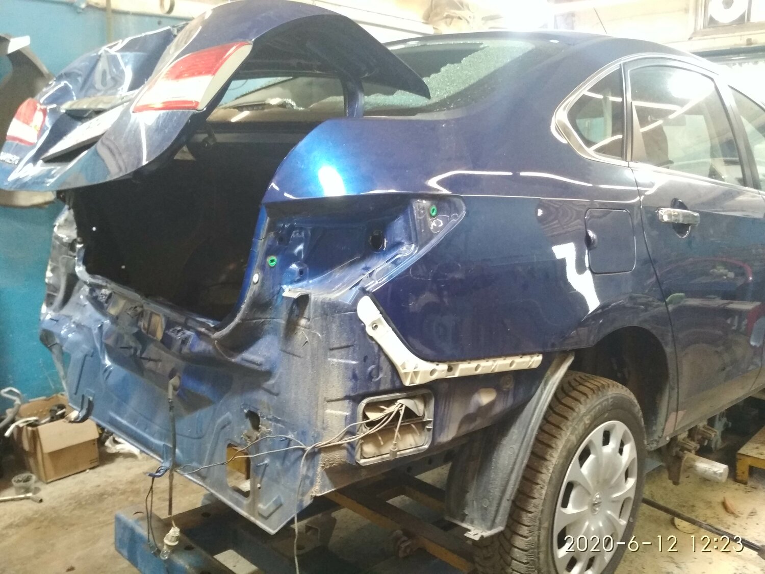 автомобиль, авто, солярис битый в заднюю часть, кузовной ремонт хендай солярис, кузовной ремонт mitsubishi