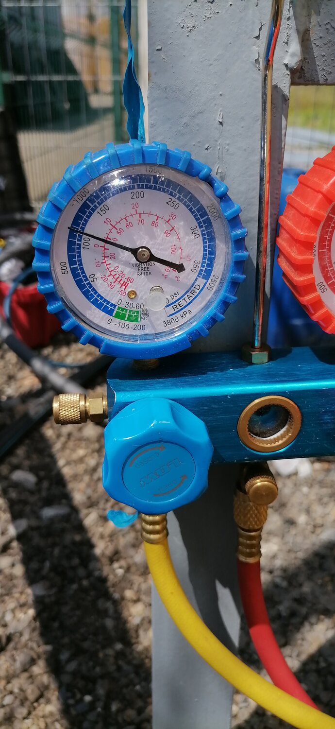 манометрический коллектор, манометрический коллектор под 410 фреон, давление 410 фреона по манометрам, манометр r600 для заправки холодильника фреоном r600, давление фреона в автокондиционере r134a