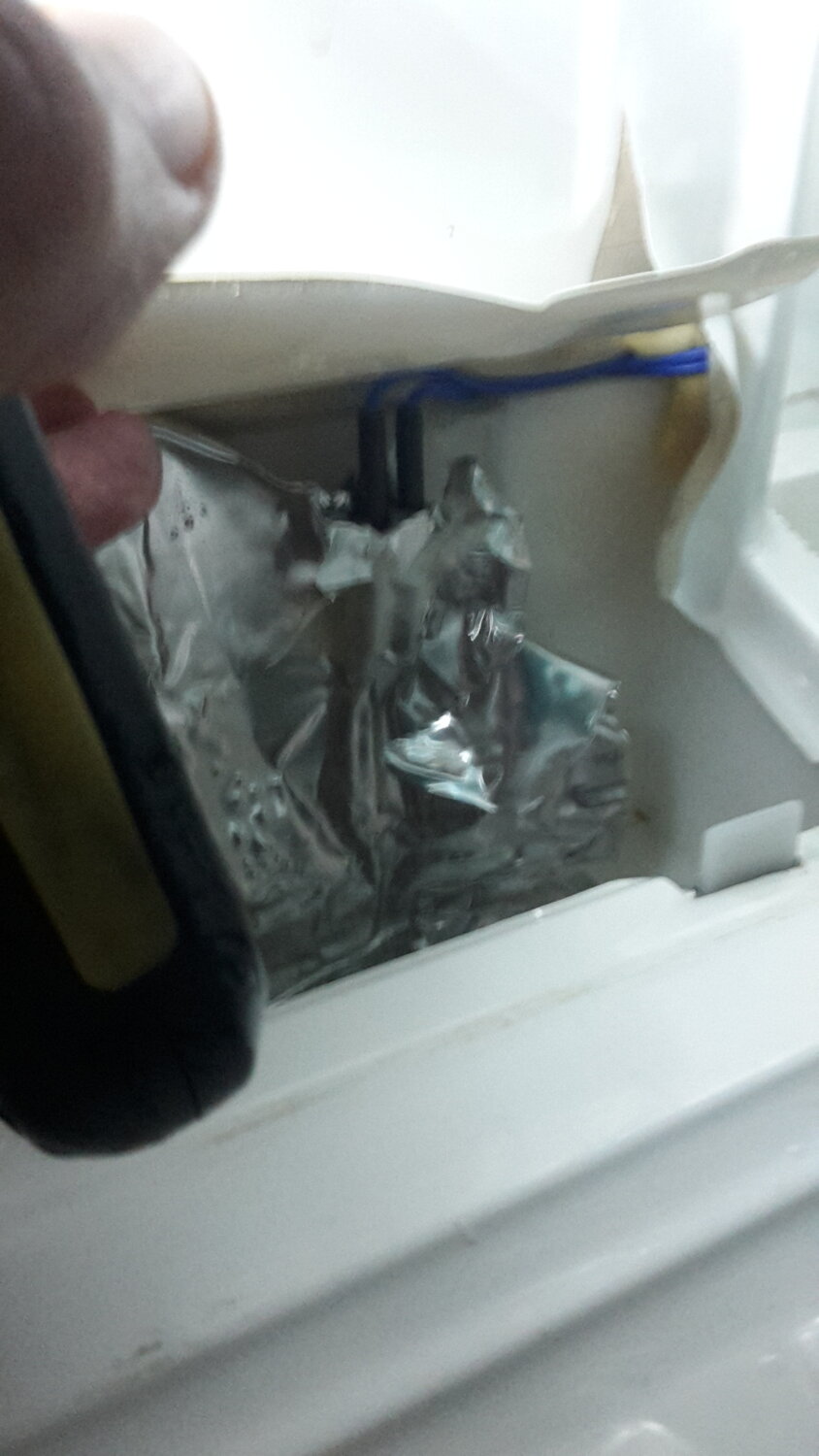 холодильник самсунг rl28fbsi дренажная трубка, стучит холодильник аристон, старый холодильник, холодильник, клеммник ваго расплавился