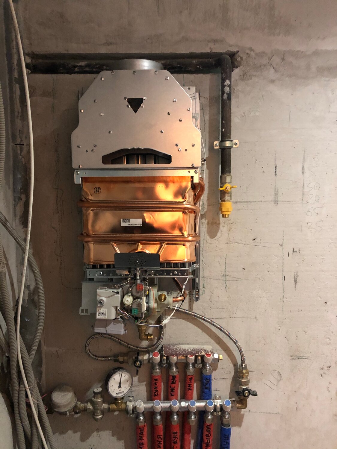 газовая колонка, воздуховодная газовая колонка нева, газовая колонка junkers теплообменник, старая газовая колонка искра, газовая колонка vitale