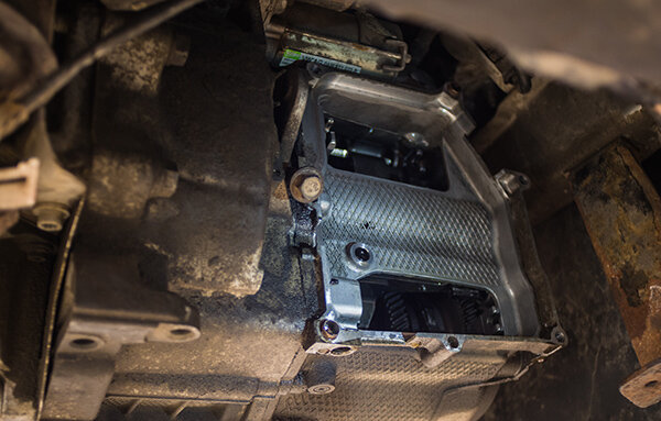 мехатроник дсг октавия а5 1.8, мехатроник ауди а3, крепление мехатроника дсг7, шкода рапид мехатроник, течь мехатроника