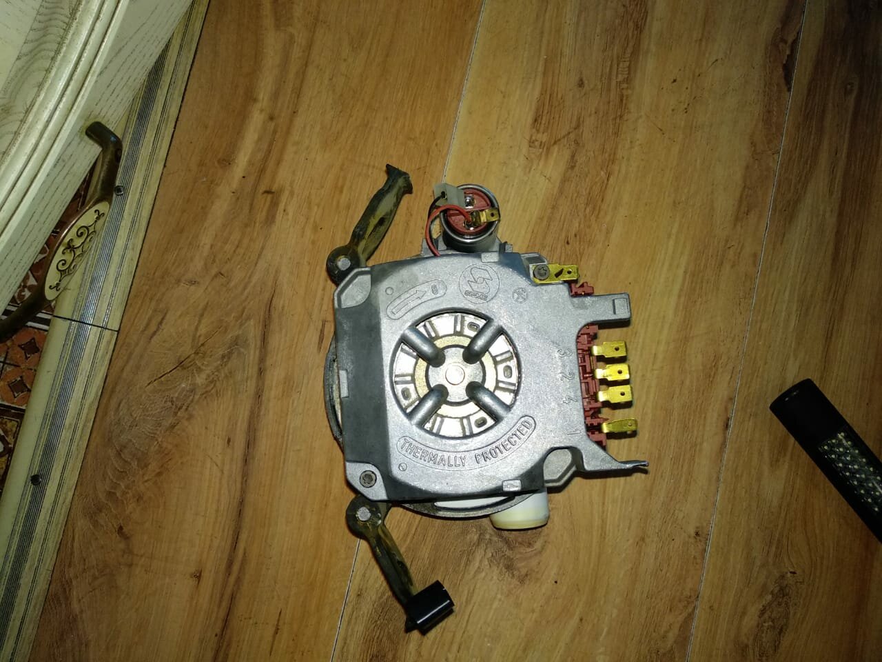 циркуляционный насос 267773 пмм bosch/siemens, циркуляционный насос bosch 5600 025345, bosch 489658, газовый редуктор брс 4 поколения, циркулирующий насос посудомоечной машины бош srv46a63
