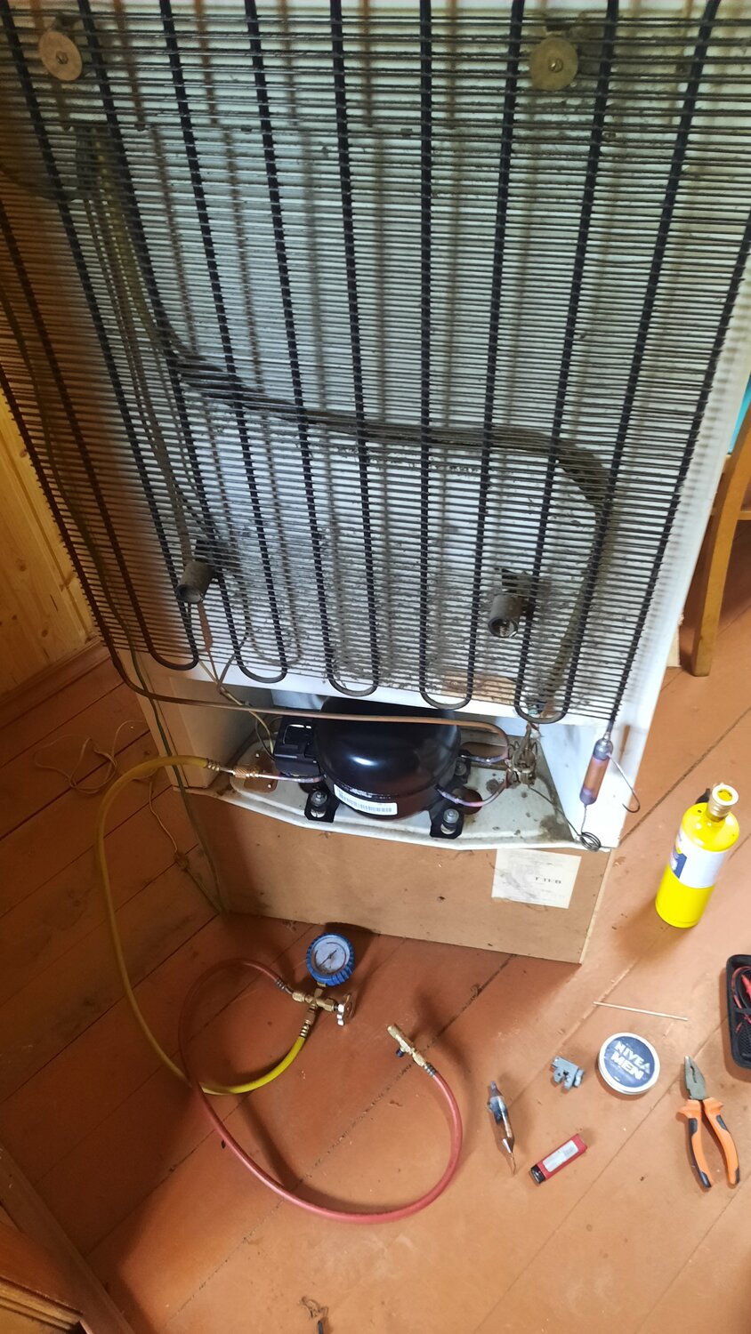 холодильник, починить холодильник, бытовые холодильники, бытовая техника холодильник, двухконтурный холодильник с одним компрессором