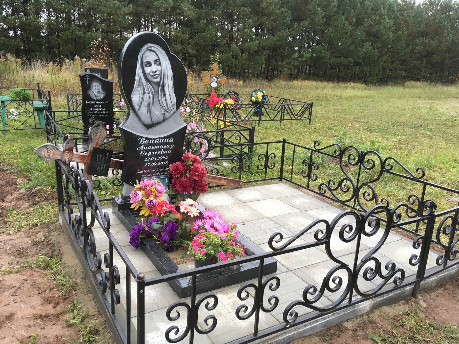 памятники благоустройство захоронений северодвинск, стильные памятники на могилу, памятники на могилу благовещенск, красивые памятники на могилу, благоустройство могил ярославль